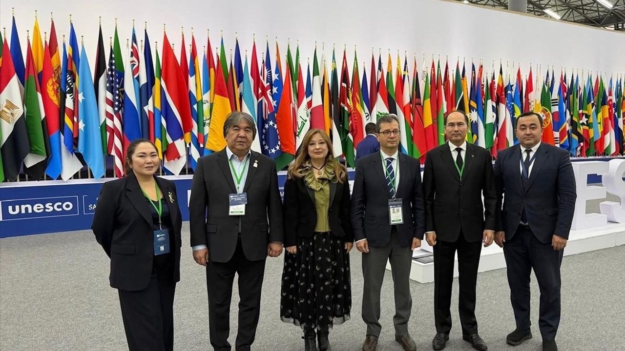 UNESCO 15 Aralık'ı "Dünya Türk Dili Ailesi Günü" İlan Etti