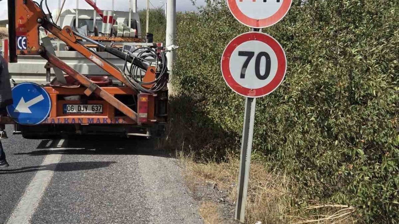 Uraloğlu: Karayollarında hız işaretlemelerinde sadeleştirmeyle 32 bin 845 levha kaldırıldı