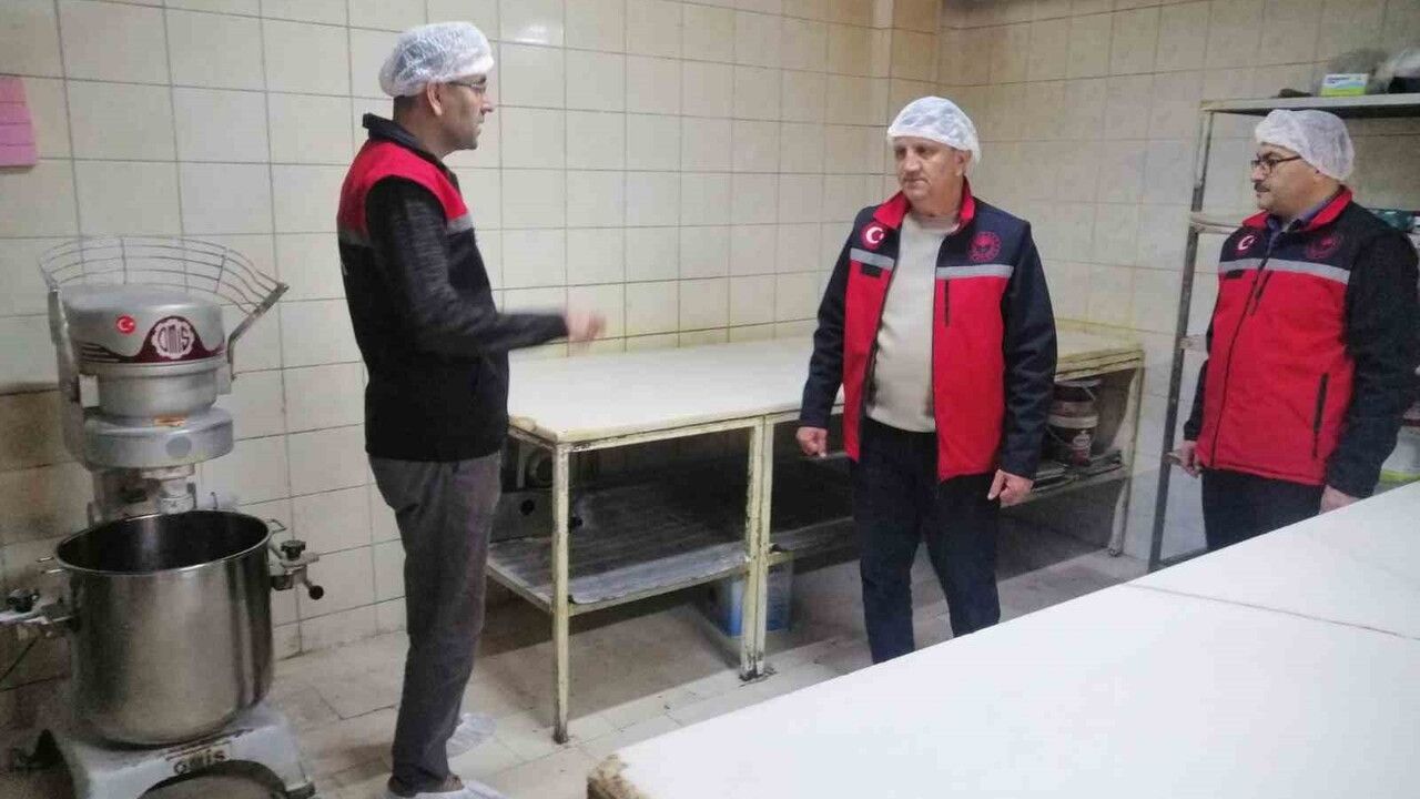 Uşak'ta riskli ürün denetimleri gündüz ve gece aralıksız sürüyor