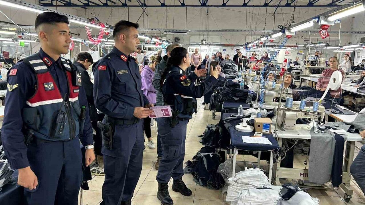 Uzunköprü'de tekstil fabrikasında KADES tanıtımı ve 6284 eğitimi: 200 çalışan bilinçlendirildi