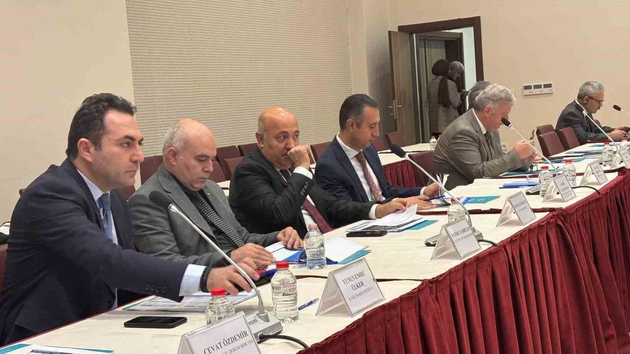 Vali Aktaş: Enkazdan Kurtarılan Dilara Bilir Yoğun Bakımdan Normal Servise Alındı