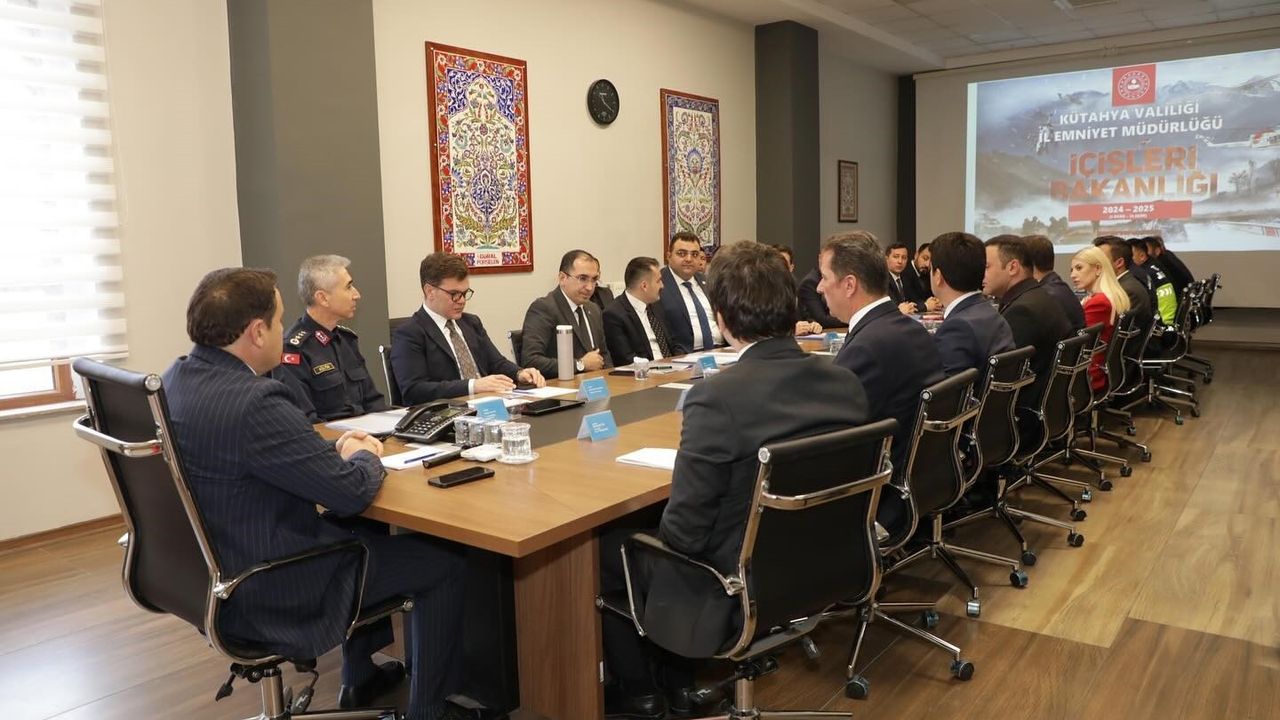 Vali Musa Işın başkanlığında Kütahya il güvenlik ve asayiş toplantısı