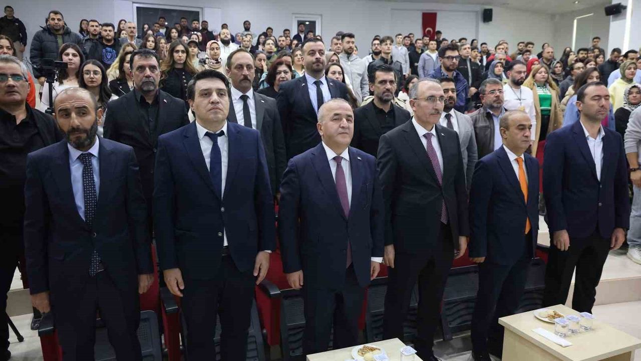 Vali Numan Hatipoğlu: Türkiye teknolojide, özellikle savunma sanayinde önemli bir dönüşüm yaşıyor