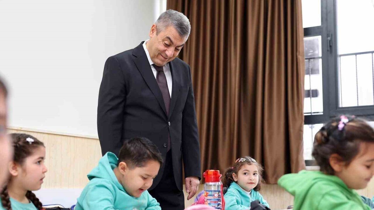 Vali Toros: Yıkılan 1.469 derslik yerine 1.534 modern derslik yapıldı