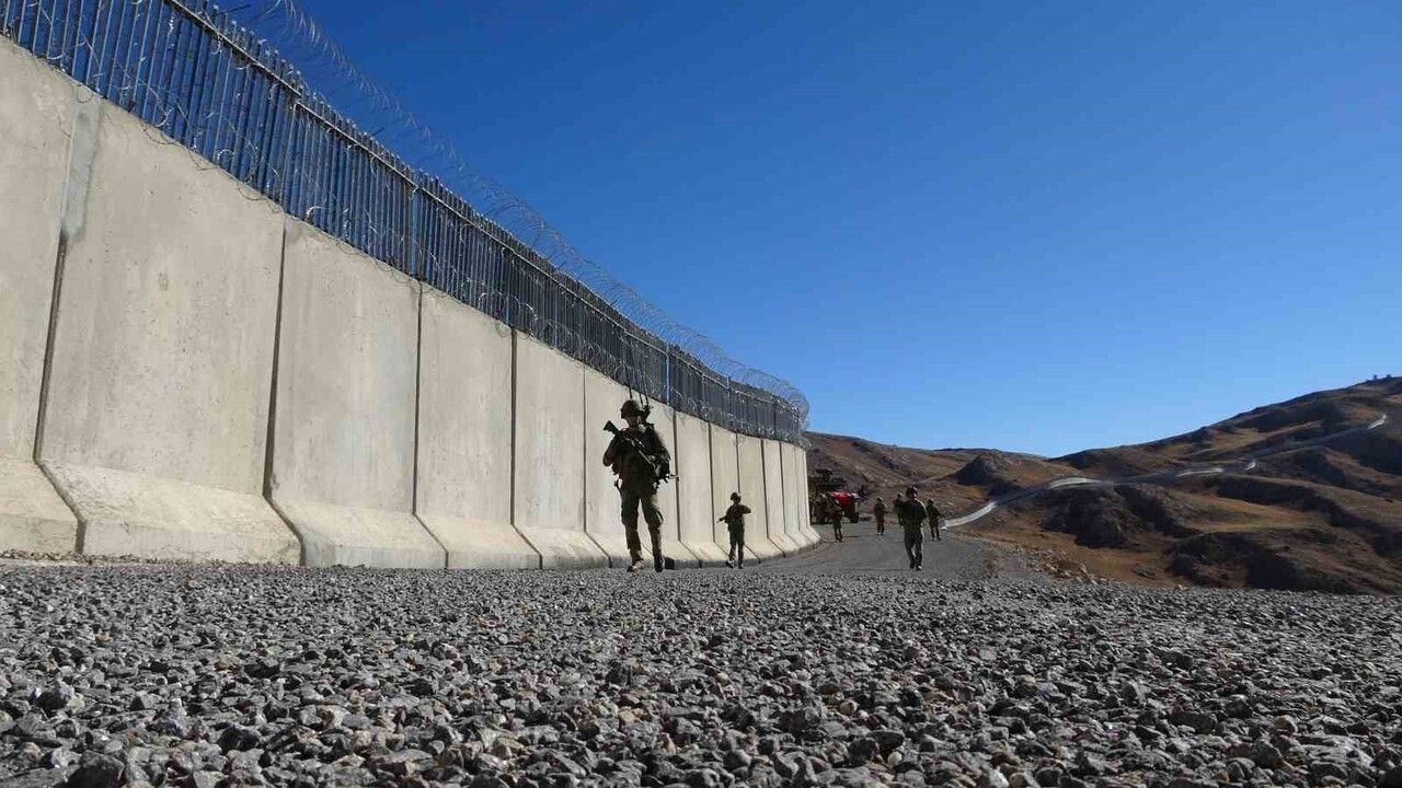 Van Başkale'de Türkiye-İran sınır duvarı: 142,5 kilometrelik bölüm tamamlanıyor