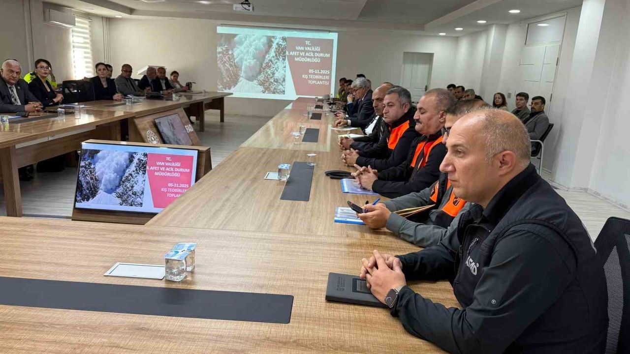 Van'da 2025 Kış Mevsimi Trafik Tedbirleri Toplantısı Yapıldı