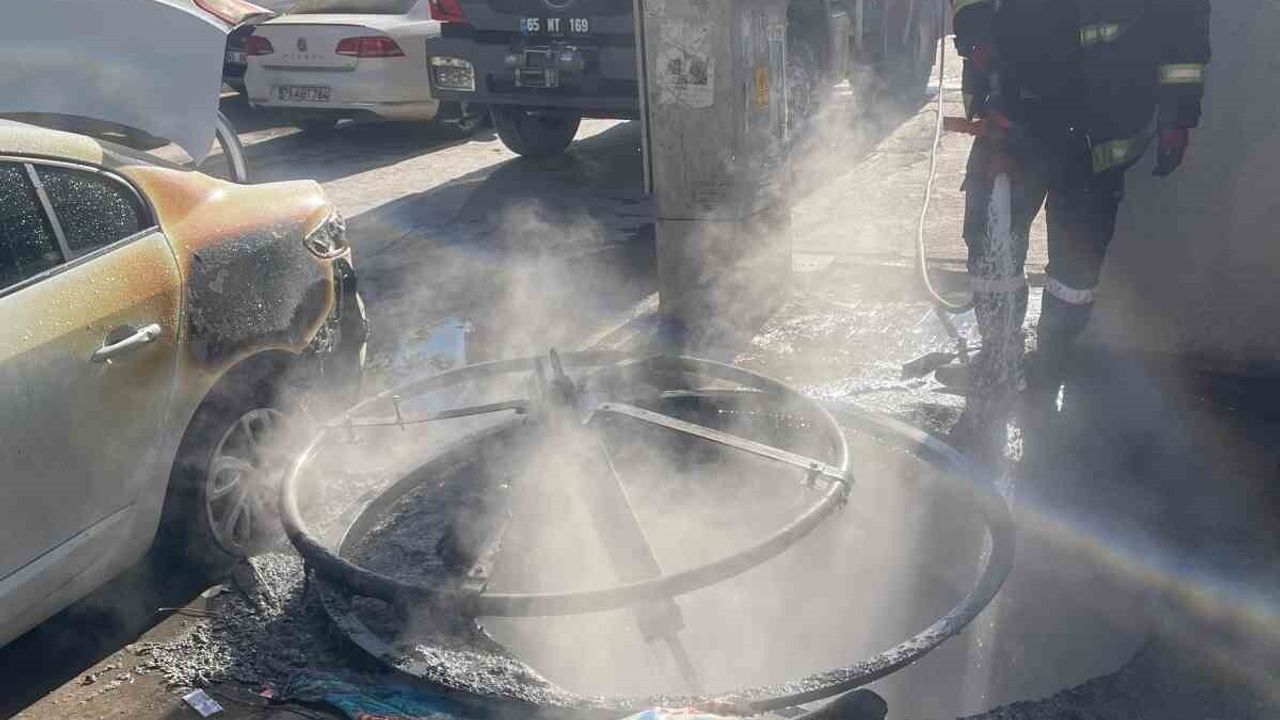 Van’da çöpe atılan yanıcı madde otomobile zarar verip maddi hasara neden oldu