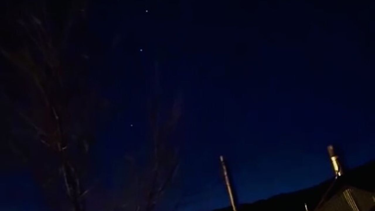 Van'da Özalp, Gürpınar ve Erciş'te Starlink geçişi: Vatandaşlar görüntüledi