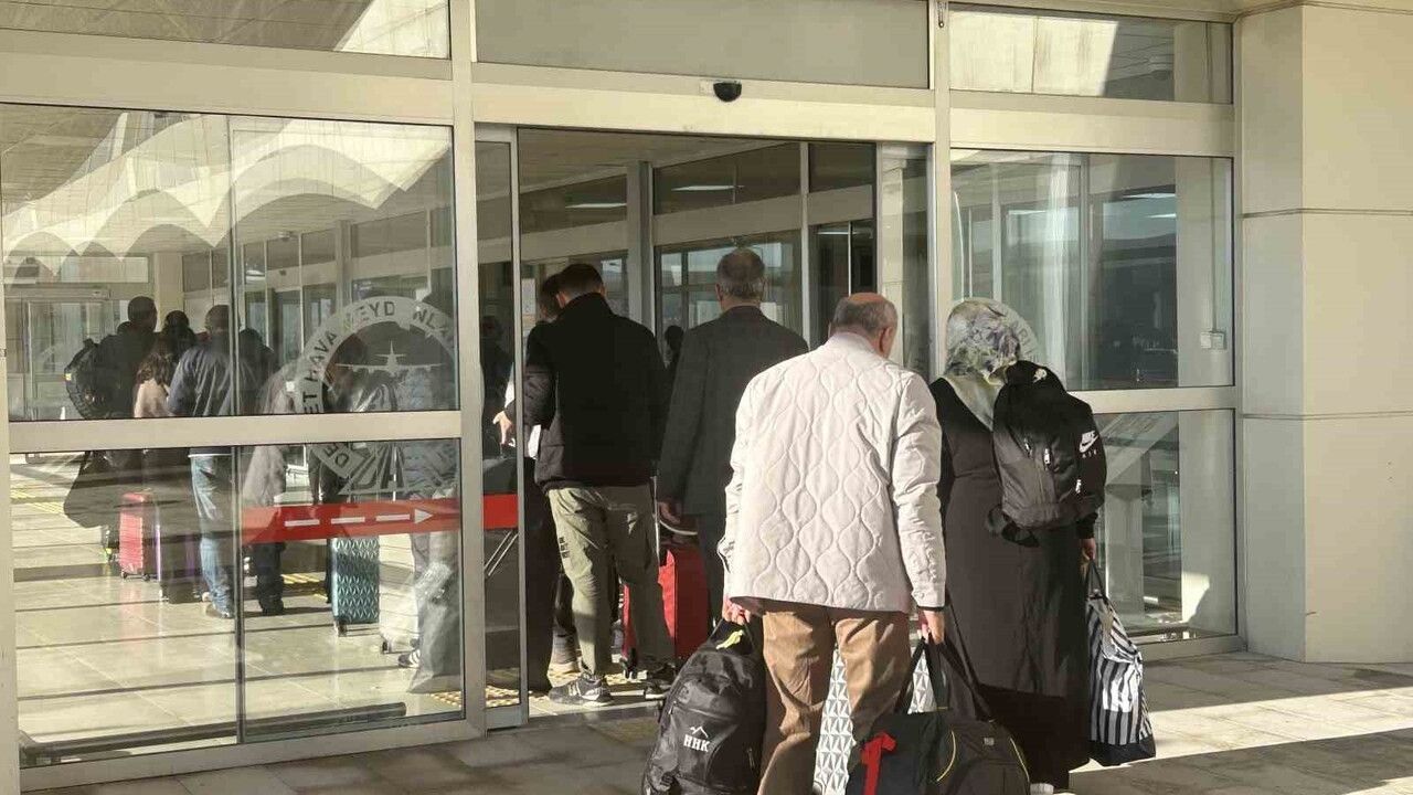 Van Ferit Melen Havalimanı pist modernizasyonunu erken tamamlayarak uçuşlara yeniden başladı