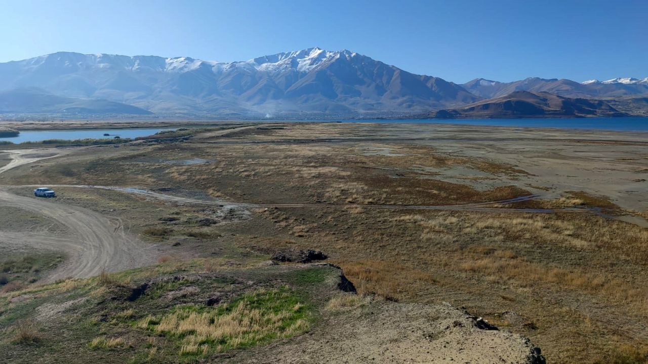 Van Gölü'nde 8 Yılda Değişim: Dilkaya Halk Plajı Kuruyan Kıyılara Döndü
