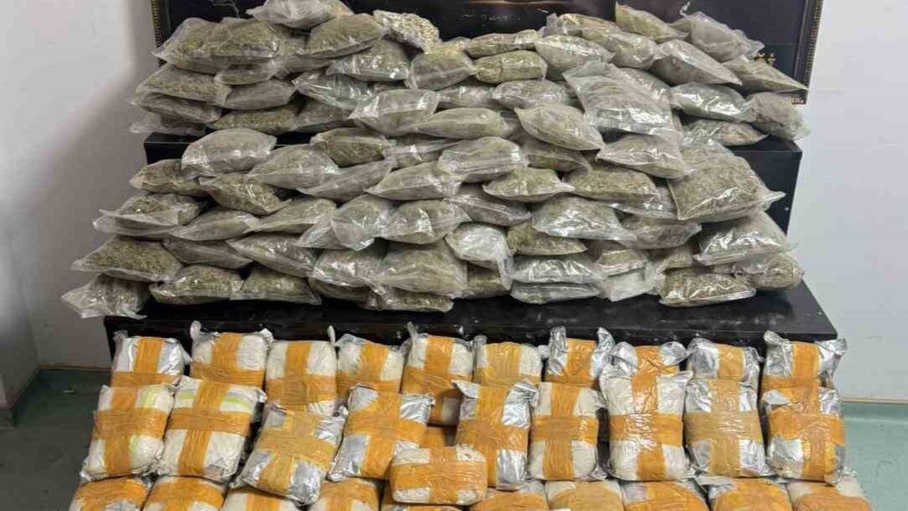 Van'ın Başkale ilçesinde 134 kilo 460 gram uyuşturucu ele geçirildi