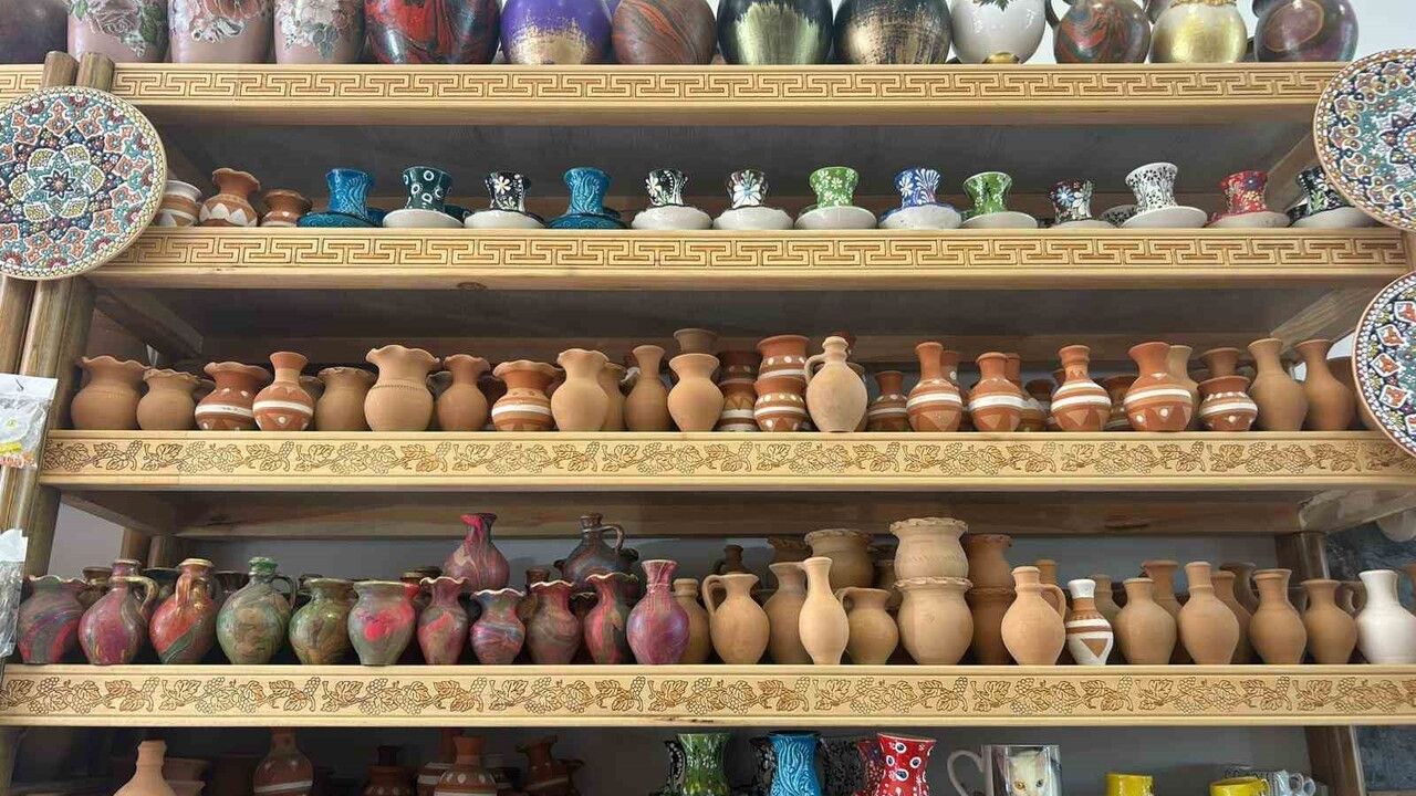 Van’ın son çömlek ustası Osman Eşme: Geleneksel çömlekçilik plastik karşısında ayakta kalmaya çalışıyor