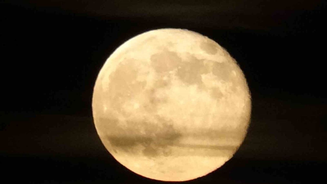 Van semalarında şişkin ay, İpekyolu'nda kartpostallık görüntüler oluşturdu