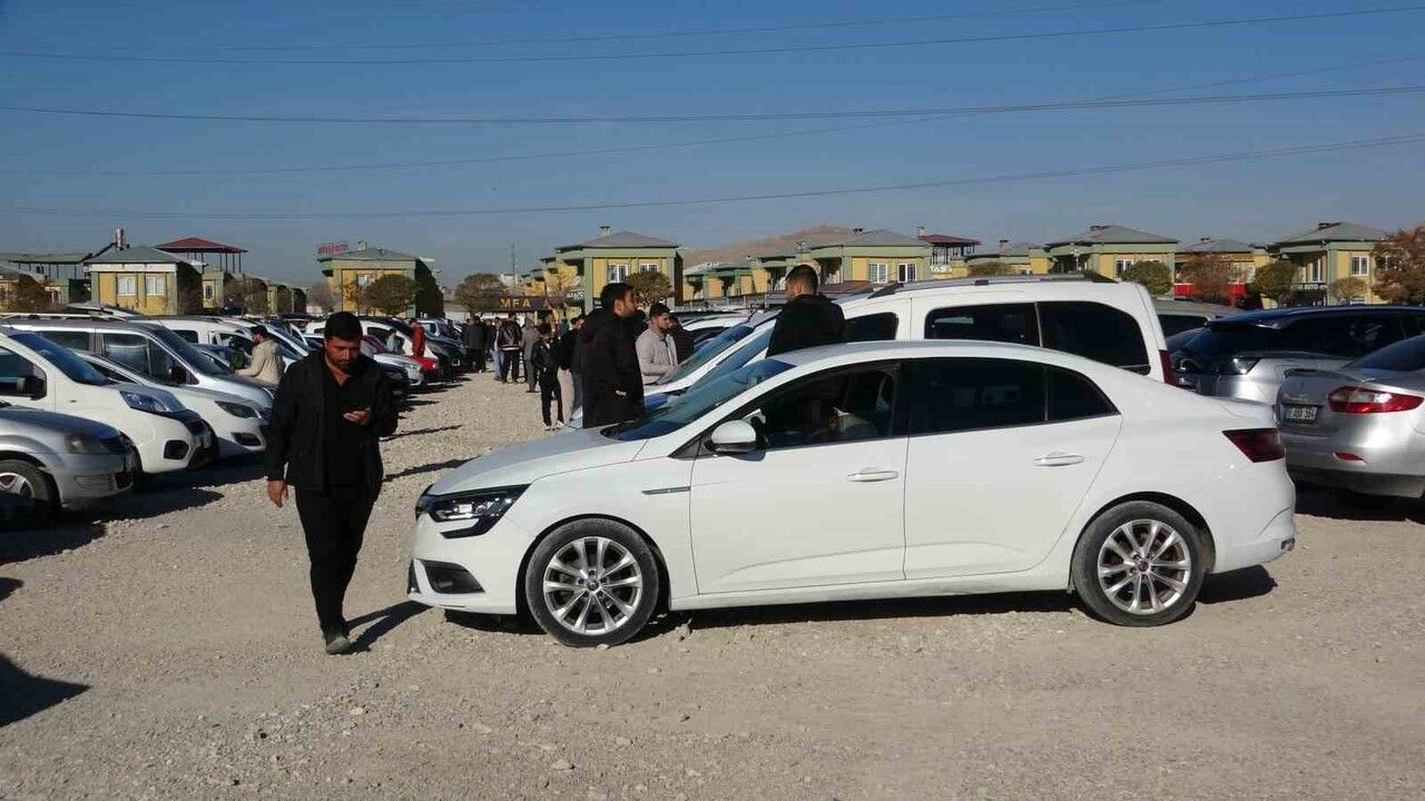 Van Tuşba açık oto pazarında ikinci el araç fiyatları Türkiye ortalamasının üzerinde