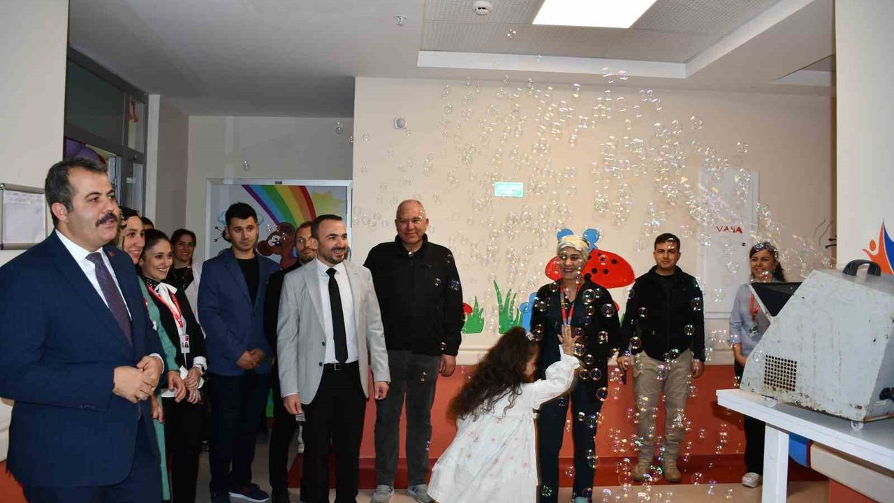 Vezirköprü Devlet Hastanesi'nde çocuklara moral ve motivasyon günü