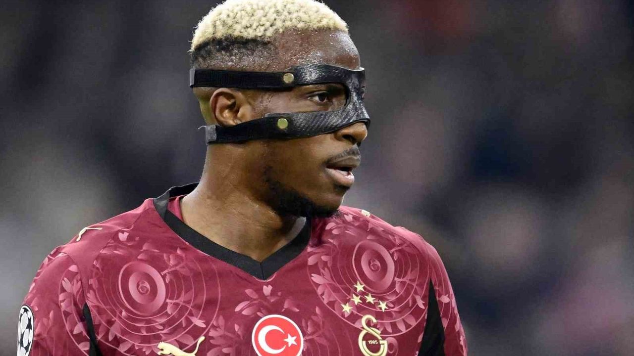 Victor Osimhen, Ajax karşısında hat-trick yaparak Şampiyonlar Ligi gol krallığına yükseldi