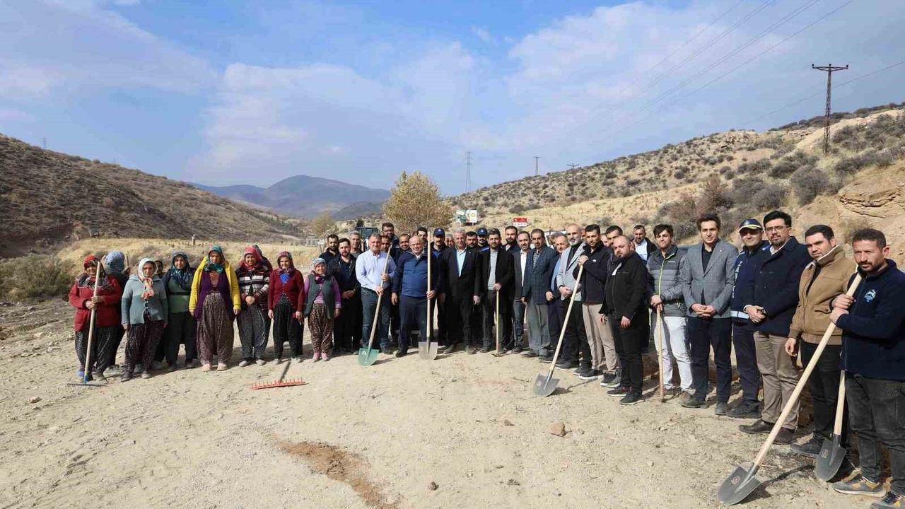 Yahyalı’da ‘Şahidimiz Toprak, İmzamız Fidan, Sevdamız Yeşil Vatan’ Etkinliğiyle Fidanlar Toprakla Buluştu