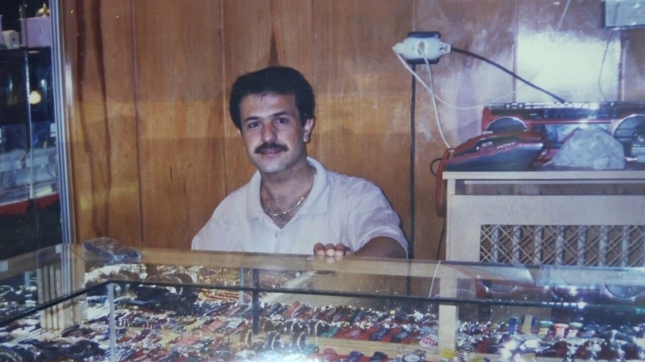 Yarım Asırdır Saat Tamirciliği Yapan Ali Bora: Çırak Eksikliği Mesleği Tehdit Ediyor