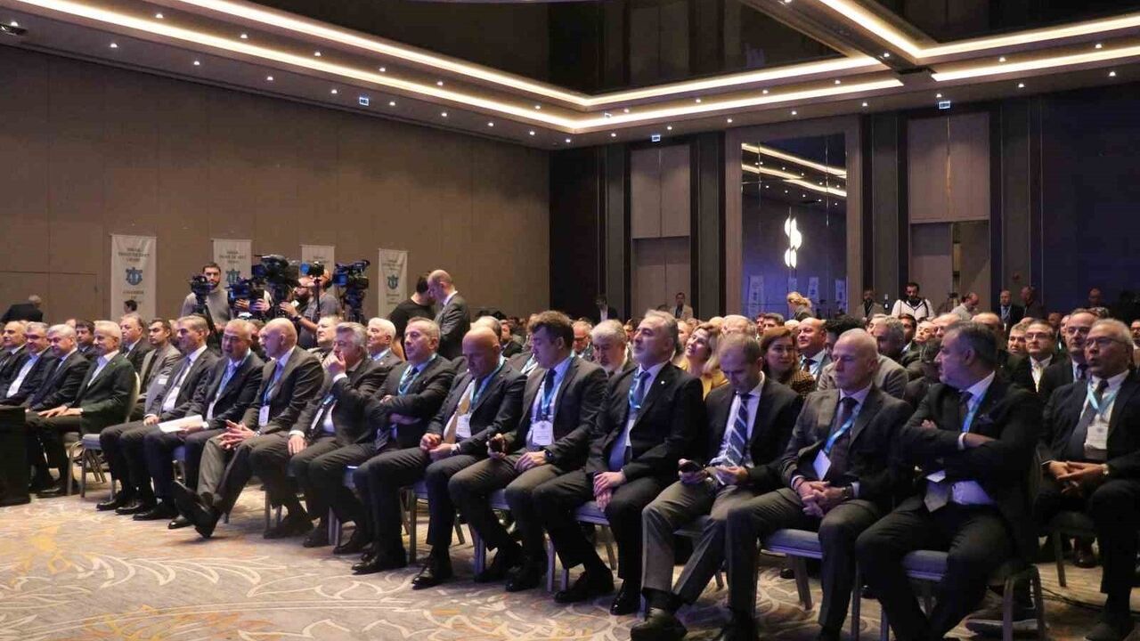 Yat ve teknecilik sektörü yan sanayiyle 5,5 milyar dolarlık ekonomik büyüklüğe ulaştı