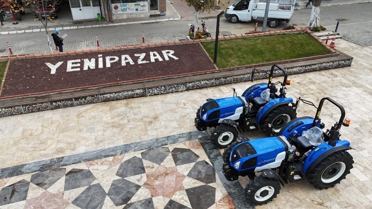 Yenipazar Belediyesi filoya iki yeni traktör kazandırdı, kırsal hizmetlerde etkinlik hedefleniyor