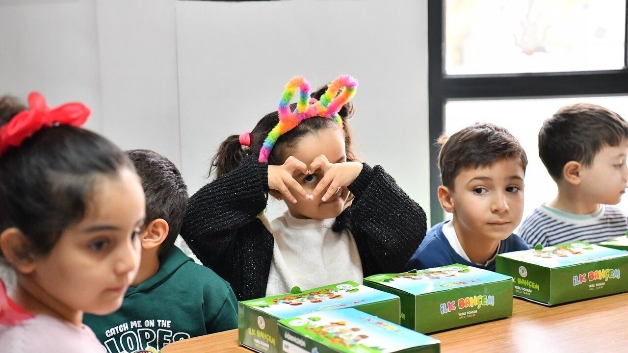 Yeşilyurt’ta anaokullarında 'Yerli Tohum Milli Tarım' ile uygulamalı tarım eğitimi