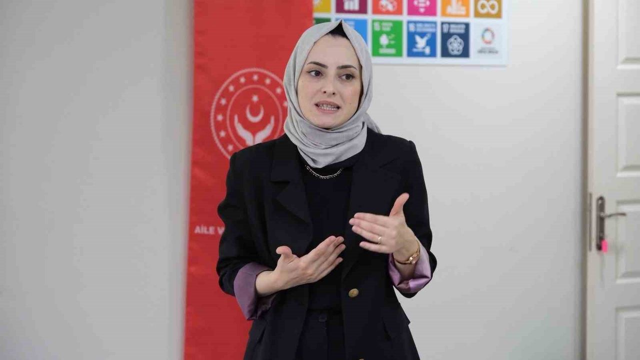 Yıldırım Belediyesi personeline kadına yönelik şiddeti önleme farkındalık eğitimi verdi