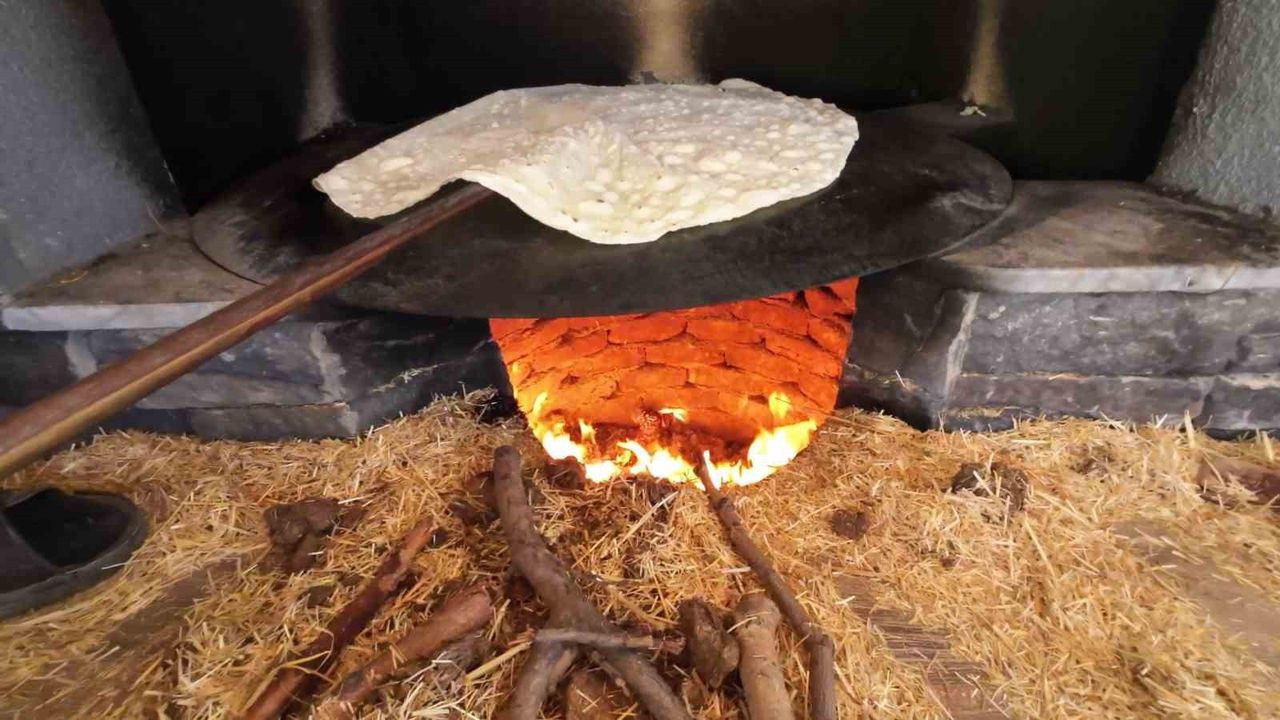 Yozgat'ta imeceyle kışlık yufka hazırlıkları: tandırı veya unu olmayanlara dayanışma