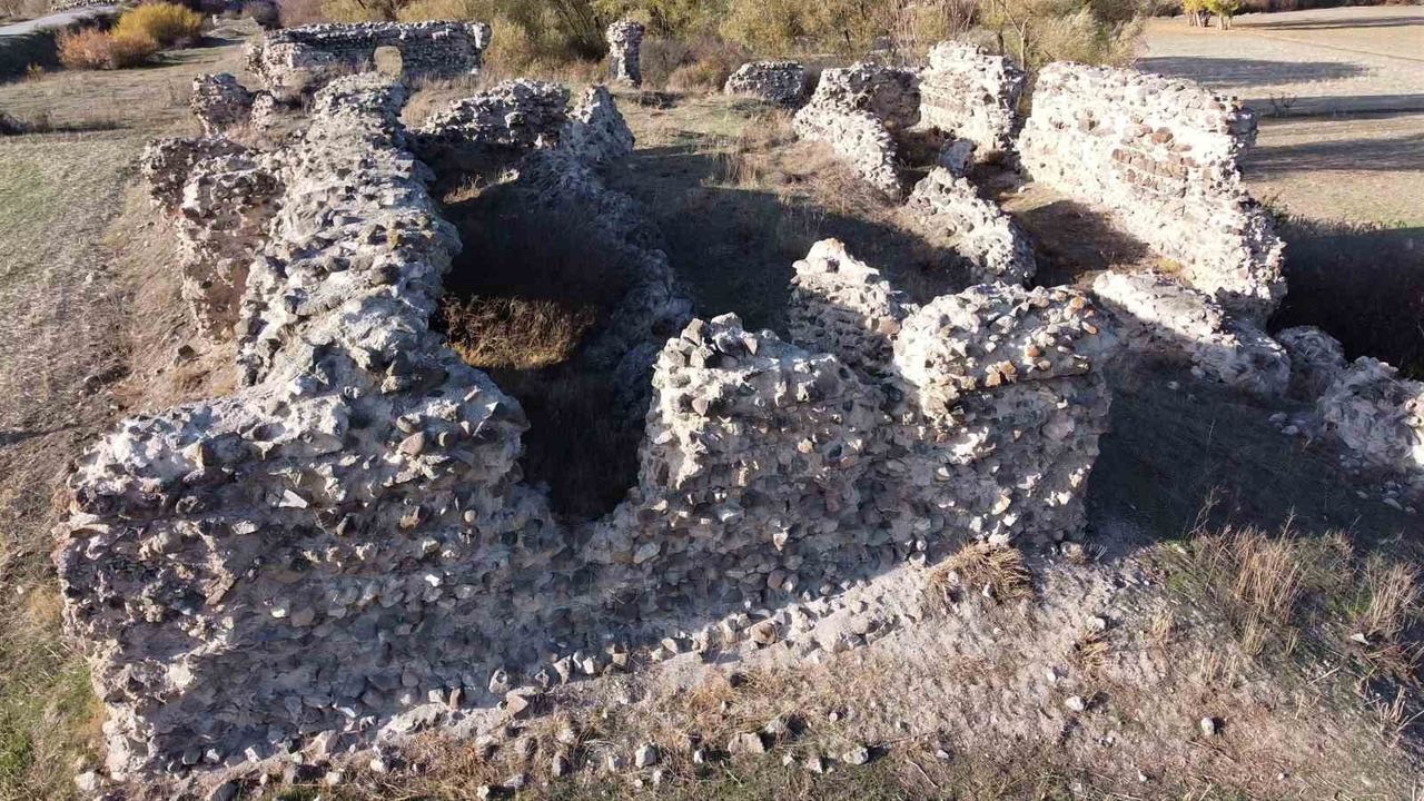 Yozgat'ta Kesikköprü Kervansarayı restore bekliyor