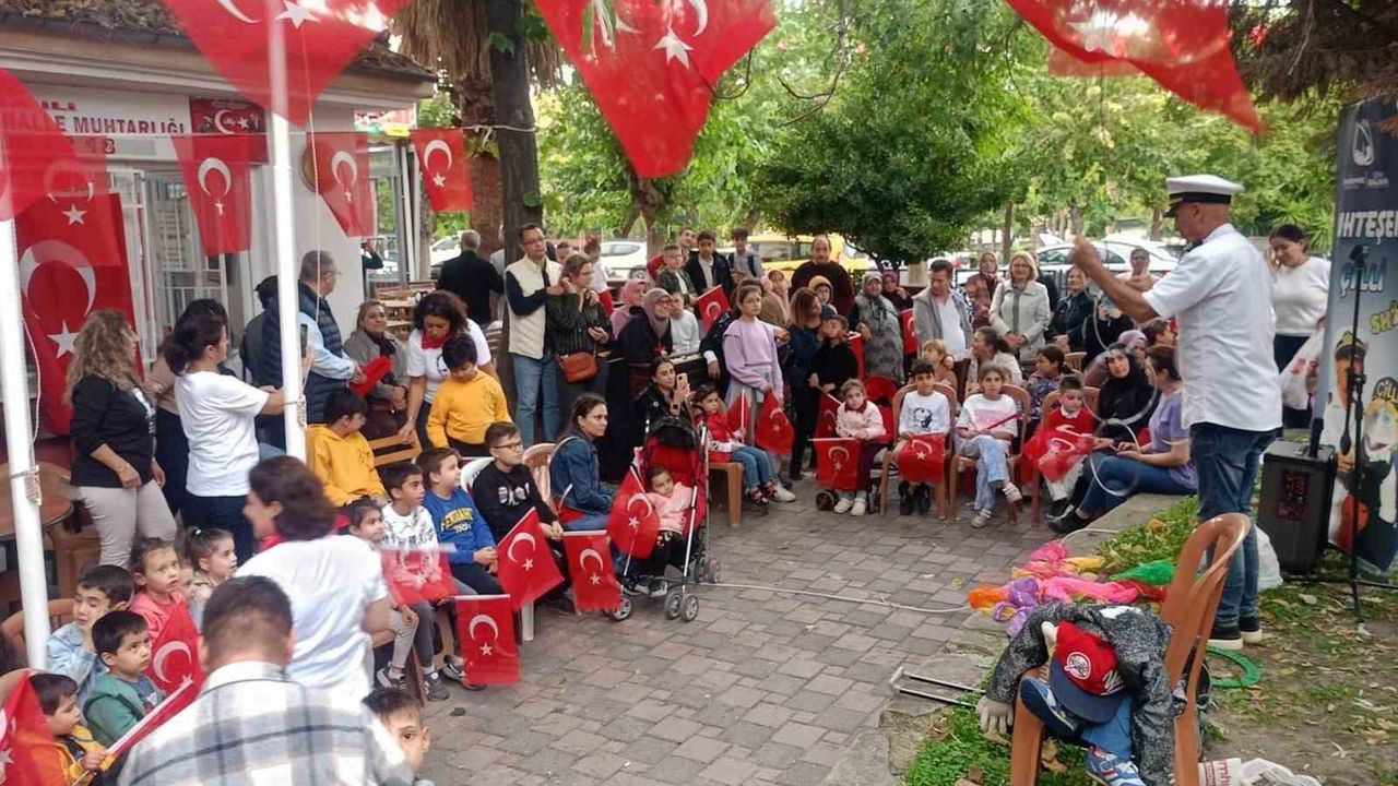 Yunusemre Belediyesi'nin 'Kukla Çilli' Gösterisi Okullarda Kültür ve Eğlenceyi Birleştiriyor