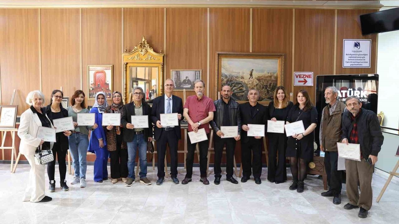 Yunusemre’de Atatürk Resim Sergisi: 18 Sanatçı, 30 Eserle Cumhuriyet Değerleri Sanata Taşındı