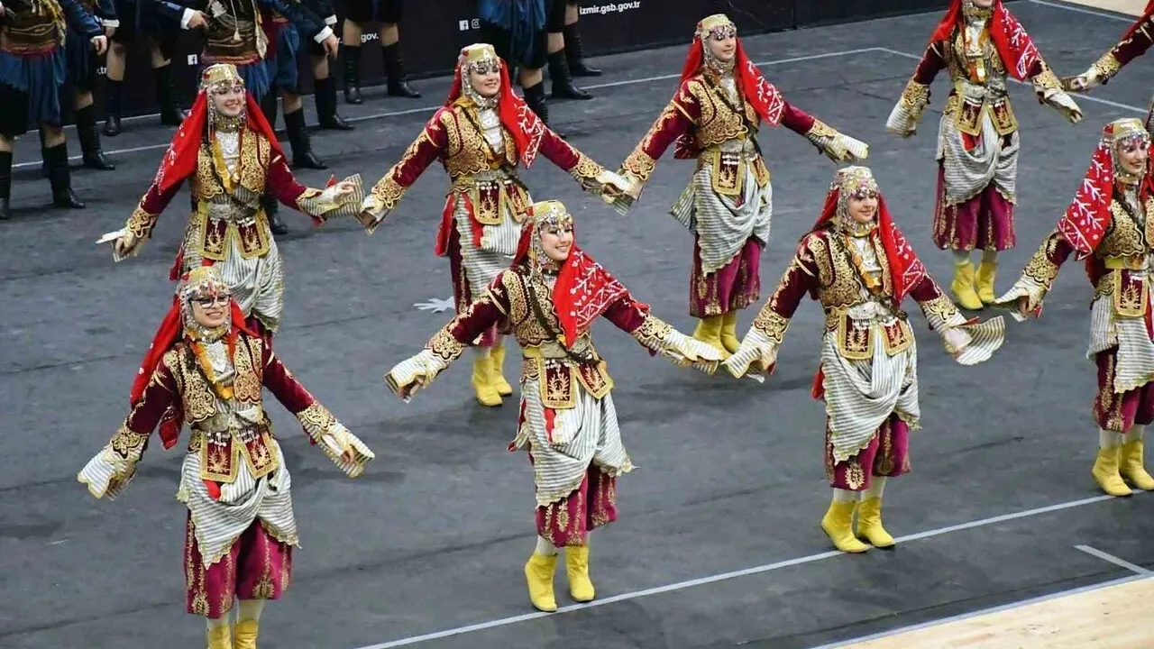 Yunusemre’de Halk Oyunları Kursu için ön kayıtlar başladı