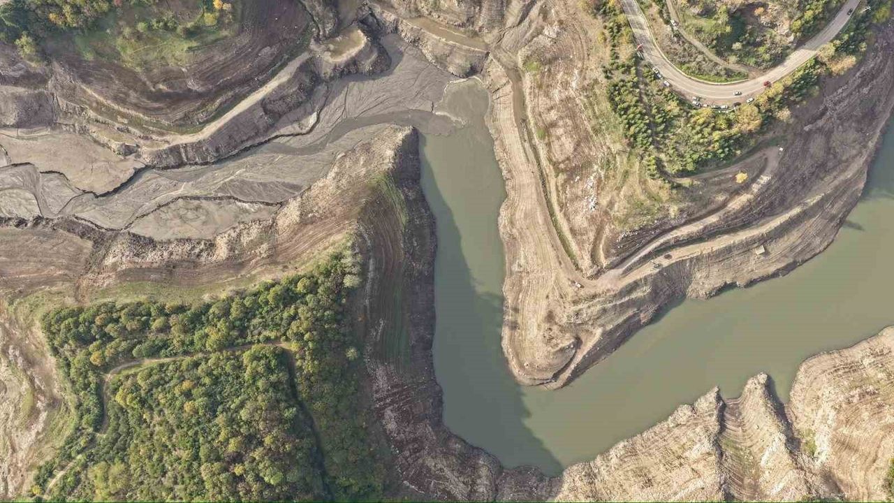 Yuvacık Barajı doluluk oranı yüzde 11'e düştü; eski köprü yeniden ortaya çıktı