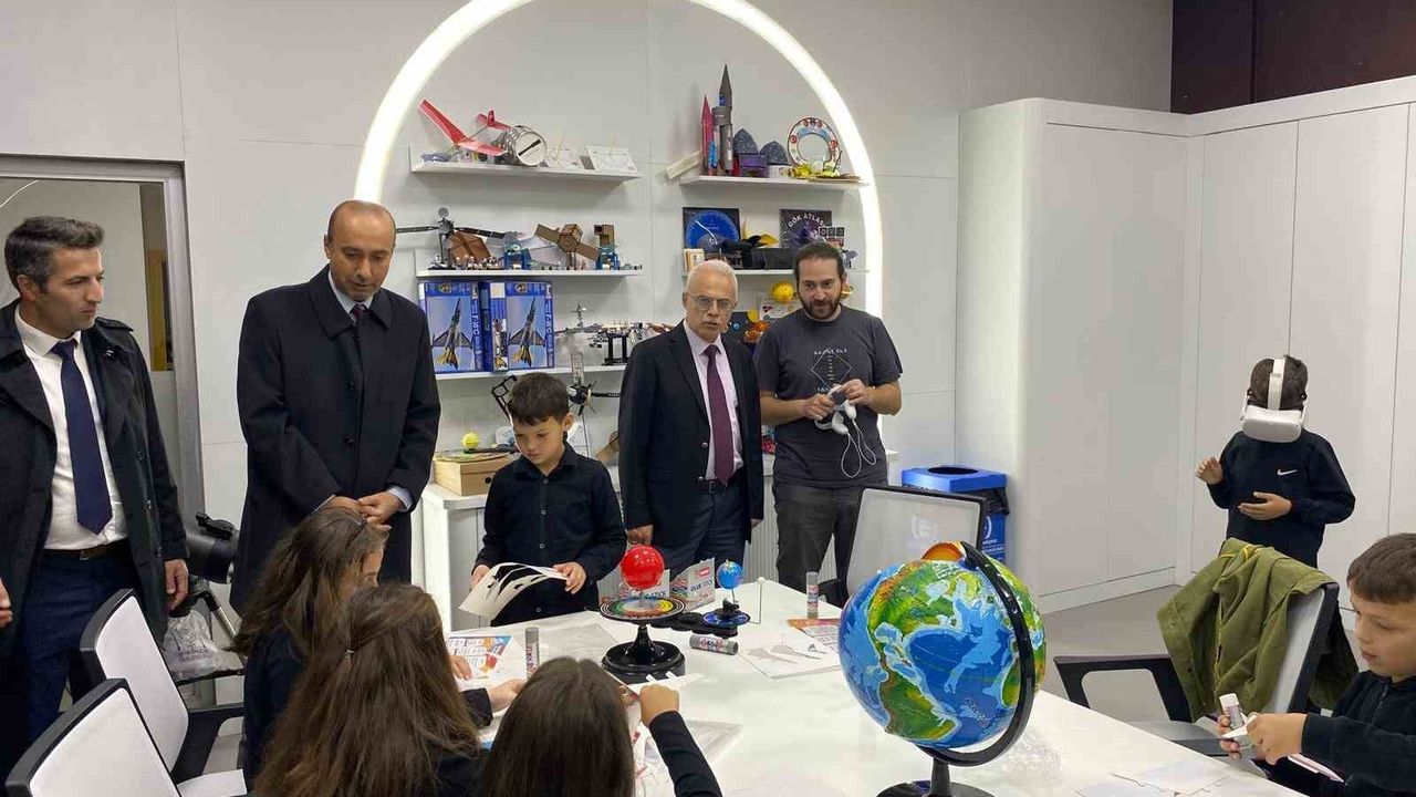 Zekeriya Arslantürk: Düzce Bilim Merkezi gençlerin gelişimine büyük fırsat sunuyor