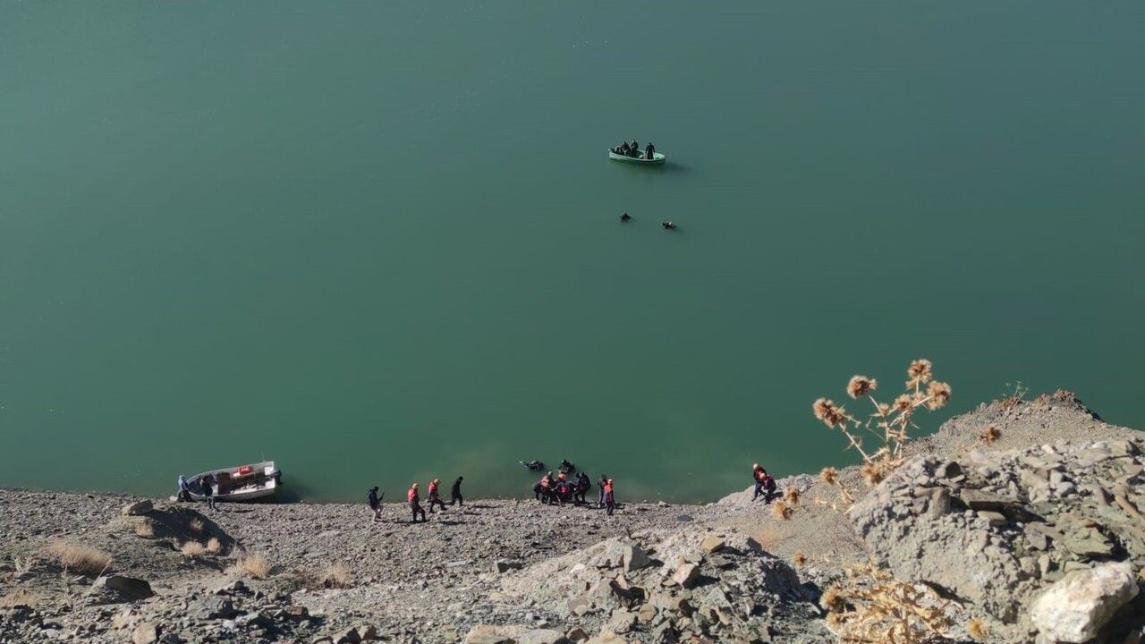 Zernek Barajı'na Uçan Araçta 2 Kişi Öldü