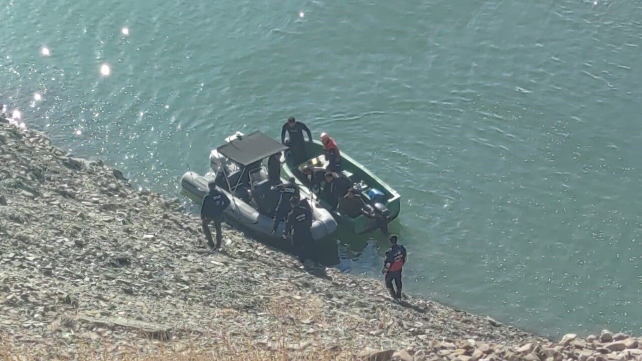 Zernek Barajı'nda kayıp kişi için ROW cihazıyla süren arama çalışmaları