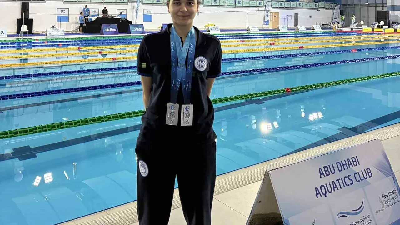 Zeynep Elbir, Abu Dhabi'de CMAS Paletli Yüzme Dünya Kupası'nda Türkiye'ye ikincilik kazandırdı