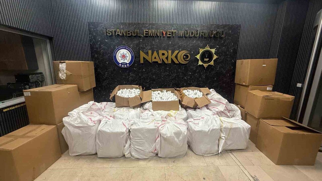 Zeytinburnu'da 577 bin 500 sentetik ecza hap ele geçirildi