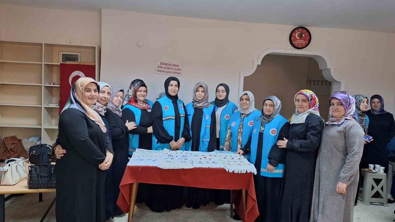 Zonguldak'ta TDV Kadın Kolları 'İlmek İlmek İyilik' ve 'Kış Bayramı' projeleriyle çocuklara destek sağladı