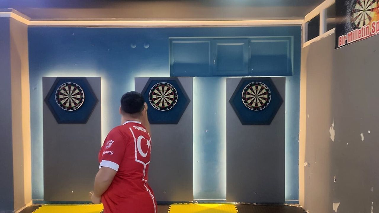 15 yaşındaki milli dartçı Faruk Berkay Atasayar'ın ulusal ve uluslararası başarıları