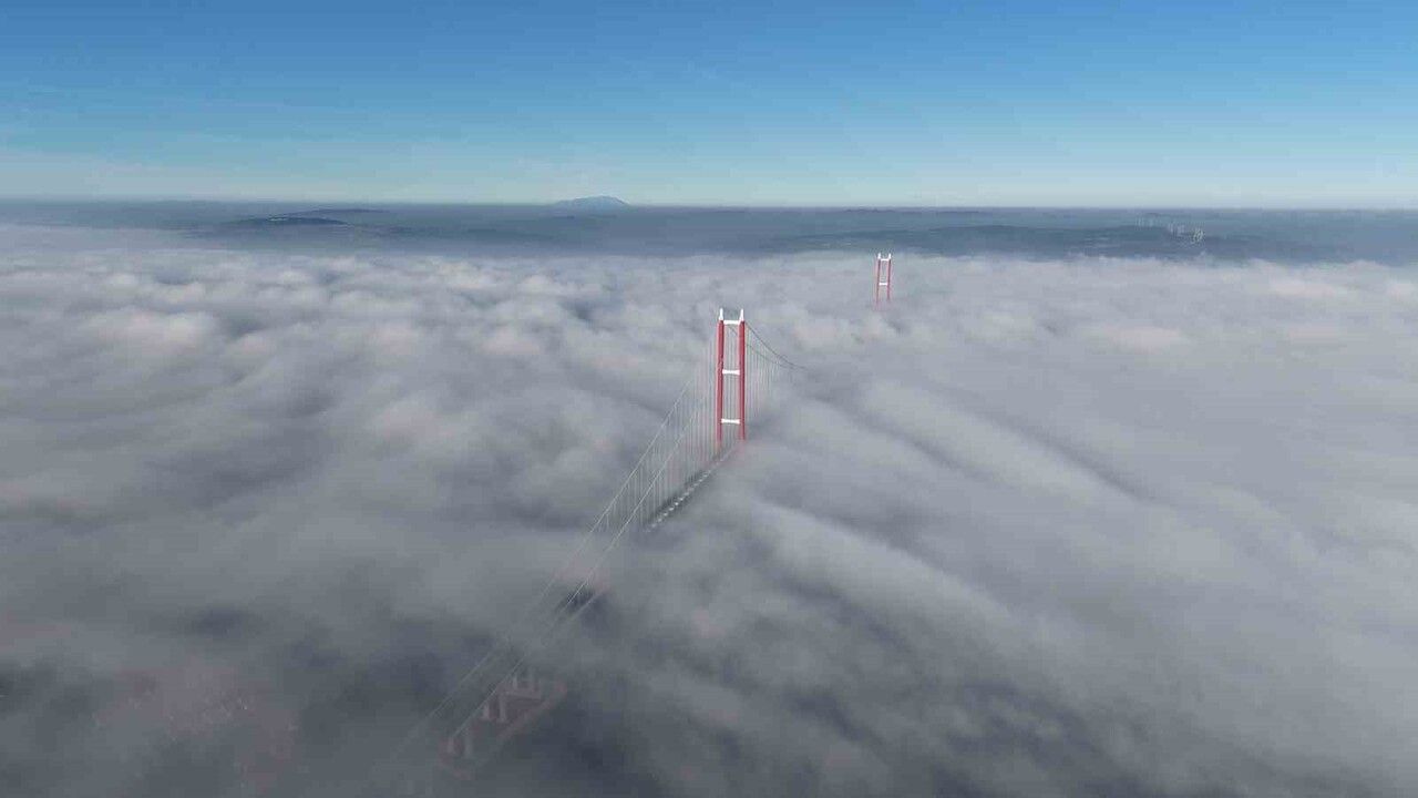 1915 Çanakkale Köprüsü sis altında; Boğazda transit gemi geçişleri durdu