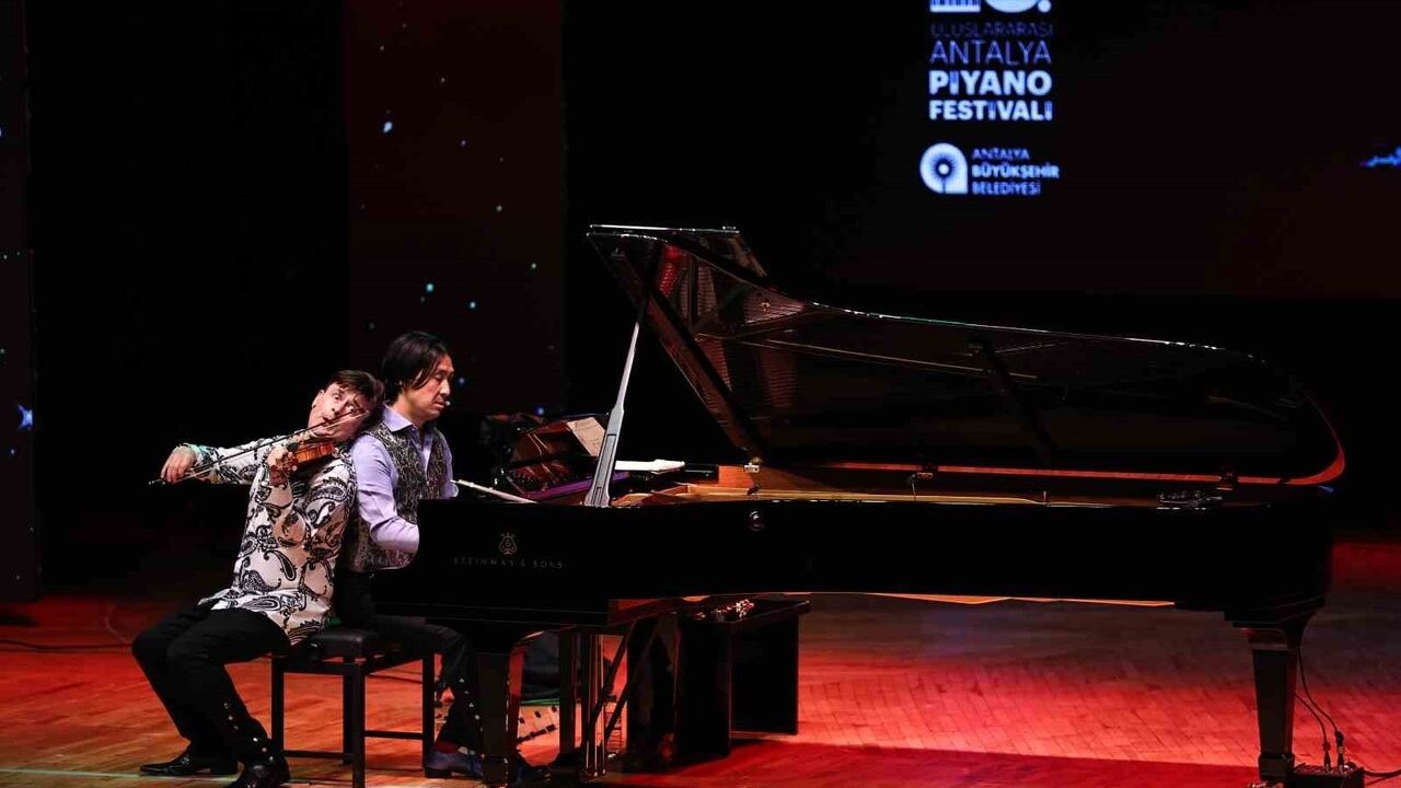 25. Uluslararası Antalya Piyano Festivali Igudesman & Joo konseriyle sona erdi
