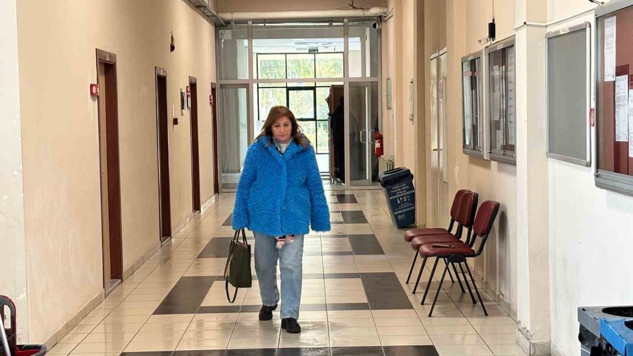 53 yaşında üniversite hayalini gerçekleştirdi: Emine Usta, turizm ve aşçılık eğitimini eşzamanlı sürdürüyor