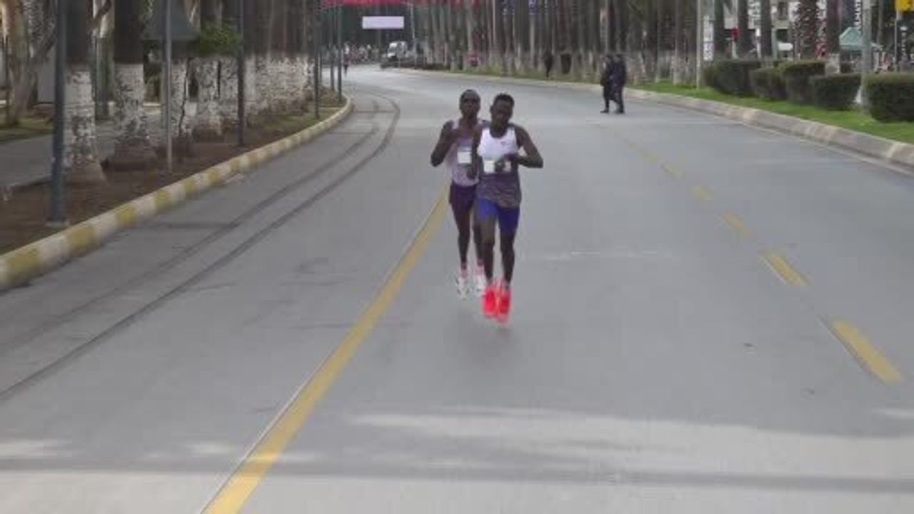 7. Uluslararası Mersin Maratonu'nda Vitalis Kibiwott Türkiye Maratonlar Rekoru Kırdı