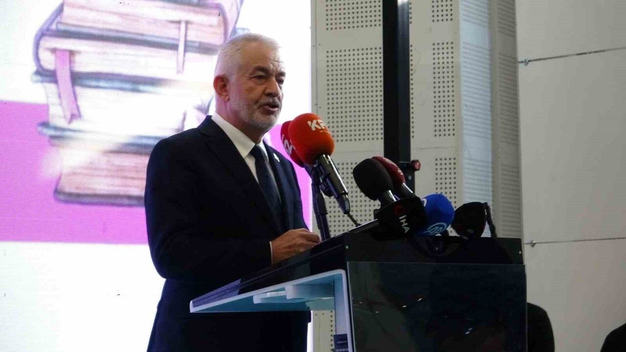 8. Isparta Kitap Fuarı 'Kitaplar Gül Açıyor' temasıyla açıldı