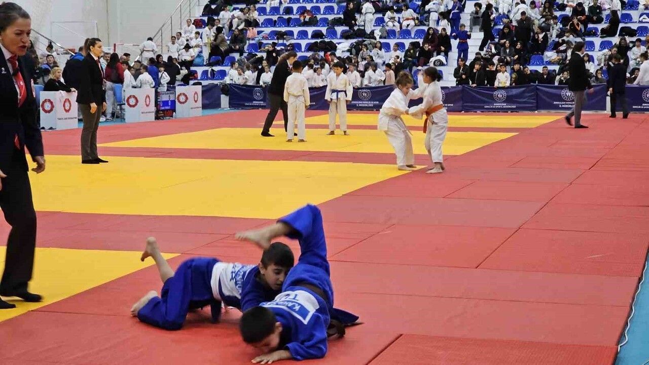 9. Uluslararası Madenci Kupası Judo Turnuvası Zonguldak'ta başladı