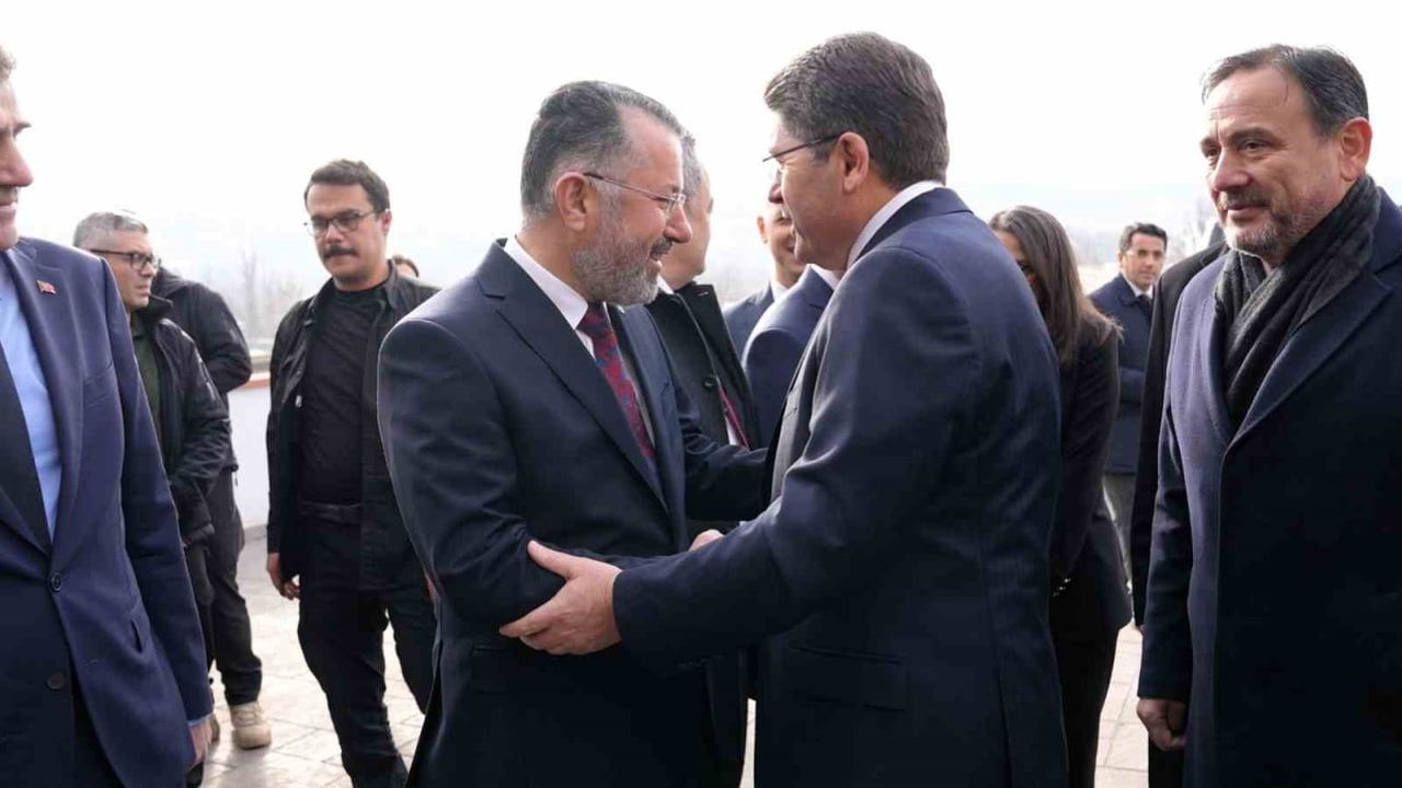 Adalet Bakanı Tunç, KBÜ’nün KAPGEM politika raporlarına dikkat çekti