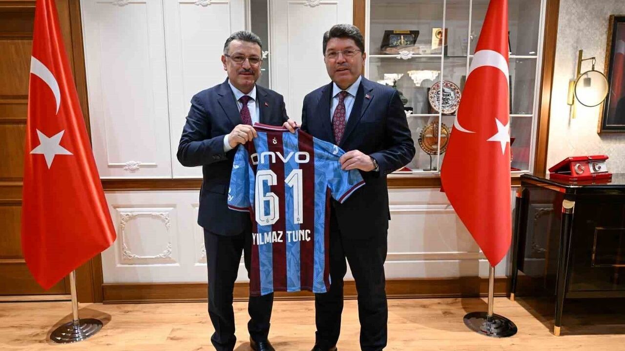 Adalet Bakanı Yılmaz Tunç, Trabzon’da Hukuk Fakültesi Öğrencileriyle Buluştu