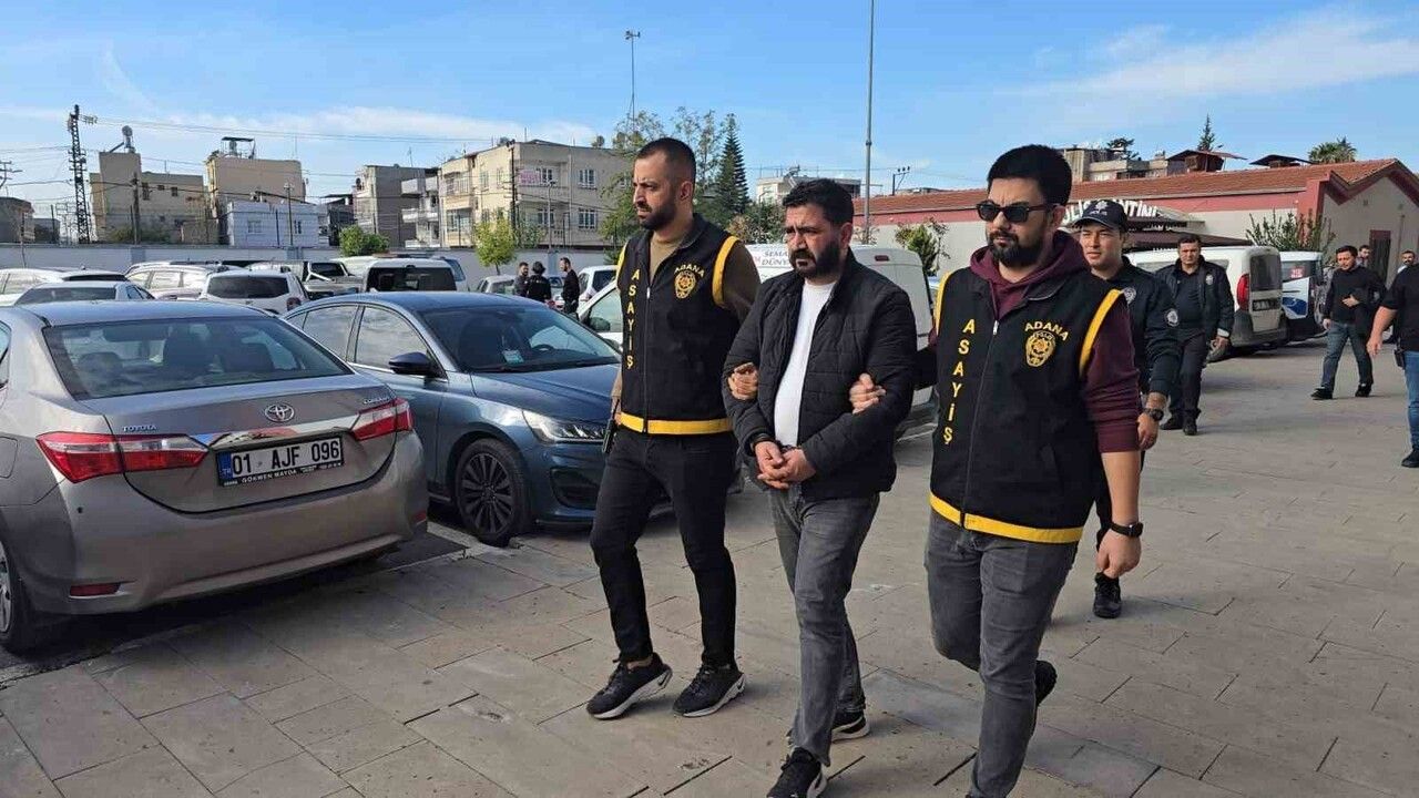 Adana'da 179 suçtan aranan firari hükümlü alışveriş merkezinde yakalandı