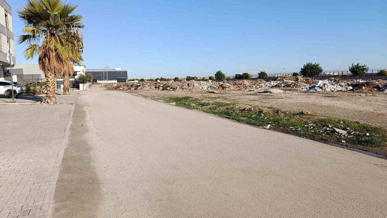 Adana'da 19 yaşındaki genç sokak ortasında bıçaklanarak hayatını kaybetti