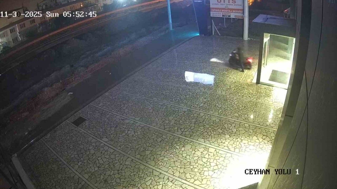 Adana'da 4 çocuk galeriden beğendikleri 4 motosikleti çaldı; kısa sürede yakalandılar